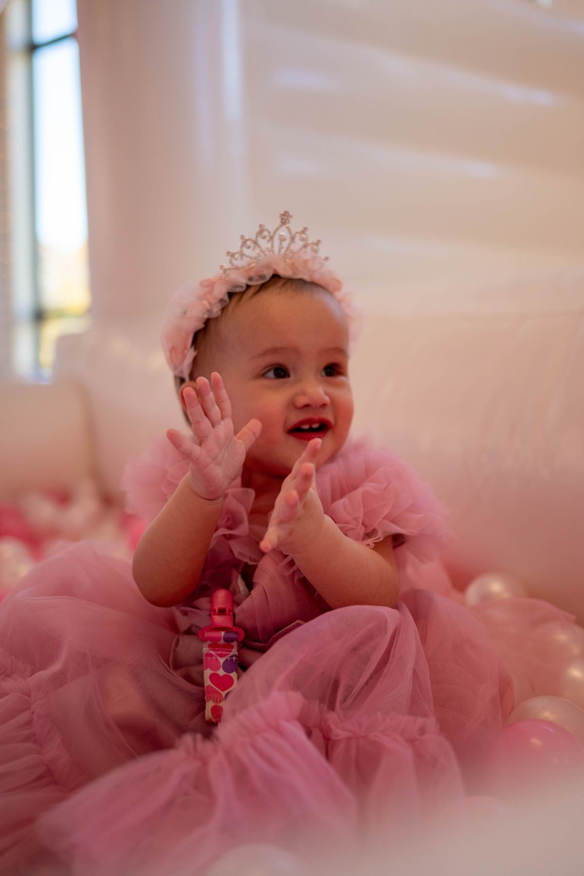 carousel-hero-element image-1